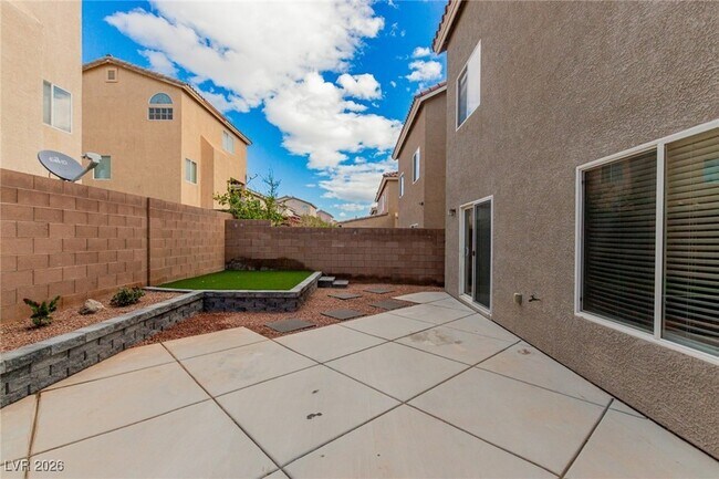 Building Photo - 4648 W Camero Ave