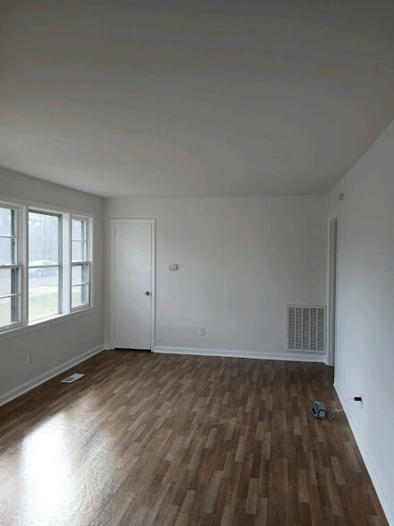 Building Photo - 3212 Wesley Ave