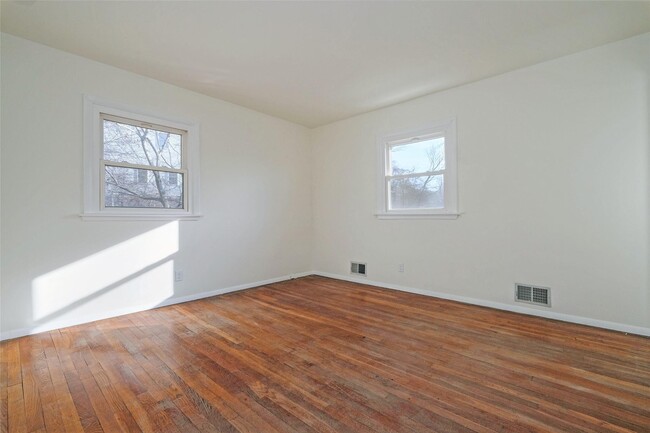 Building Photo - 48 Plum Rd