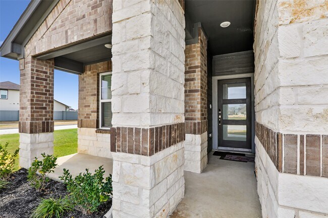 Building Photo - 18903 Austin Ridge Dr