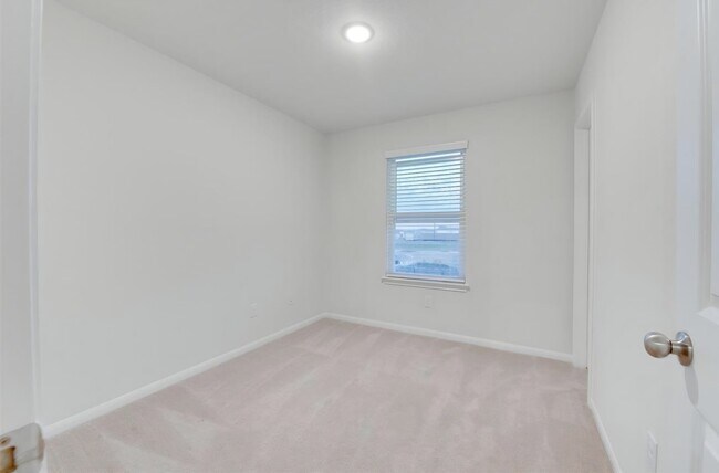 Building Photo - 18130 Alora Springs Trace