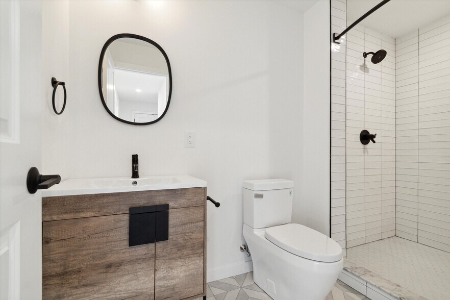 Building Photo - 1338 N 15th St