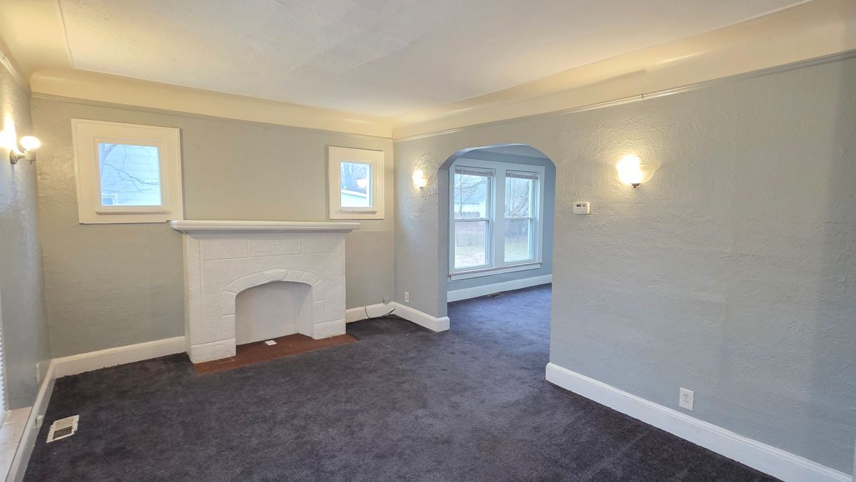 Building Photo - 7542 Meadow Ave