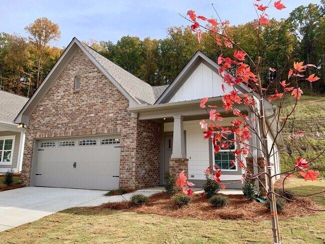 Building Photo - Spacious home with Garage and Fenced Backy...