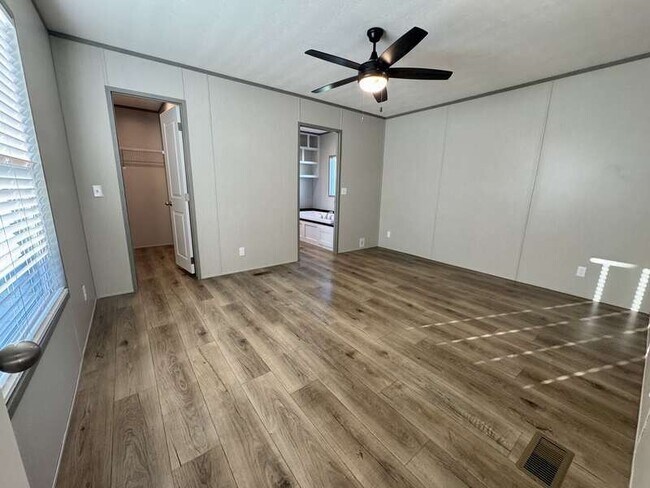 Building Photo - 5108 Caicos Calle