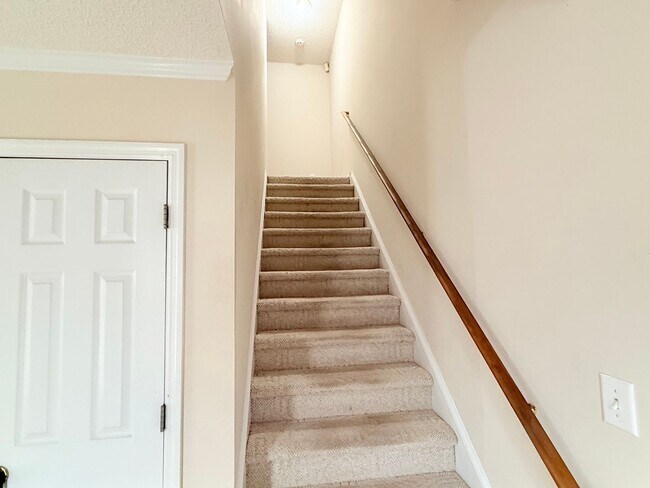 Building Photo - Charming 3BR Home Across from Barnett Shoals Elementary