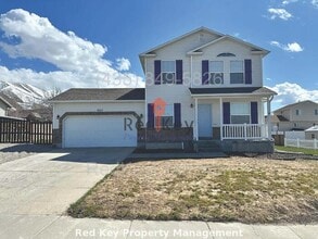 Building Photo - 700 S Single Family Home