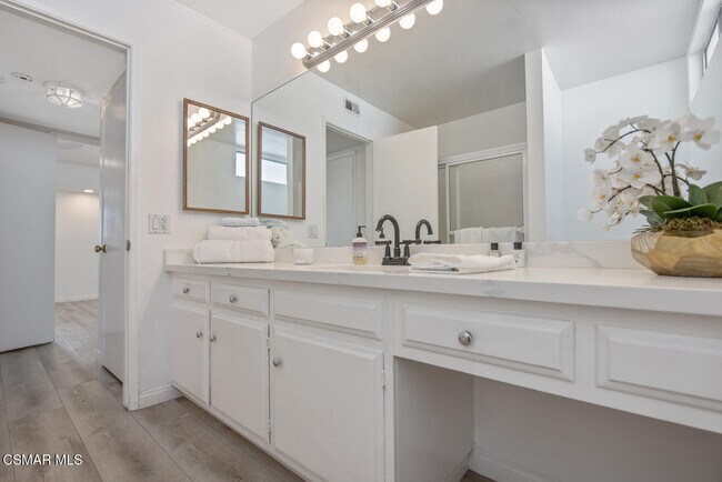 Building Photo - 31555 Lindero Canyon Rd