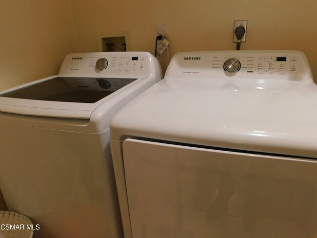 Building Photo - 4887 Santo Dr