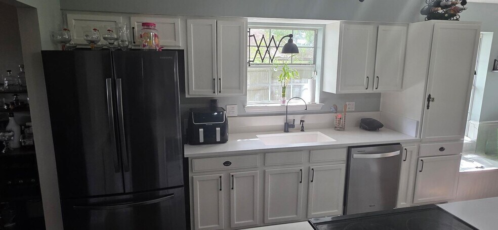 Kitchen - 13216 Companion Ct
