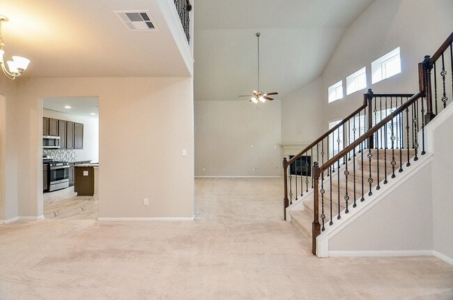 Building Photo - 5443 Grand View Dr