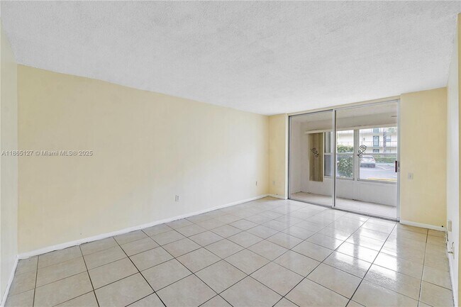 Building Photo - 9091 Lime Bay Blvd