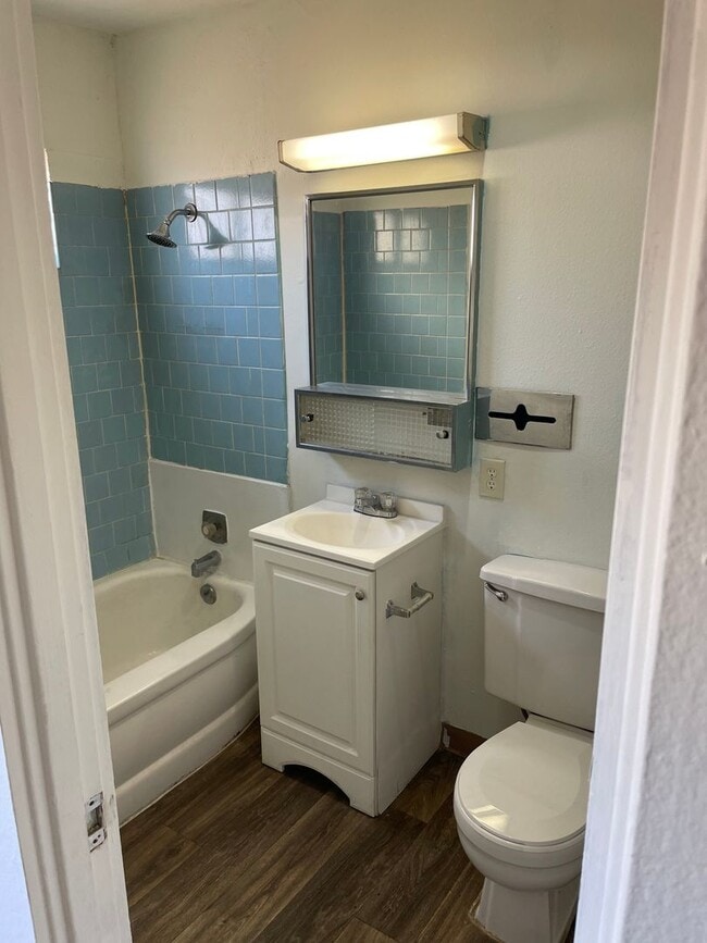 Building Photo - Studio Apartment on Las Vegas Strip - Close to all of the Excitement & More!!