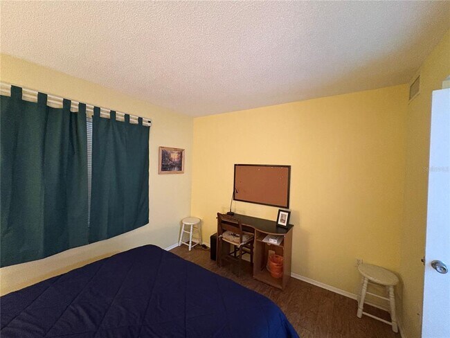 Building Photo - 3064 Lake Bayshore Dr