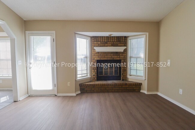 Building Photo - 3 Bed | 2 Bath in East Tulsa!