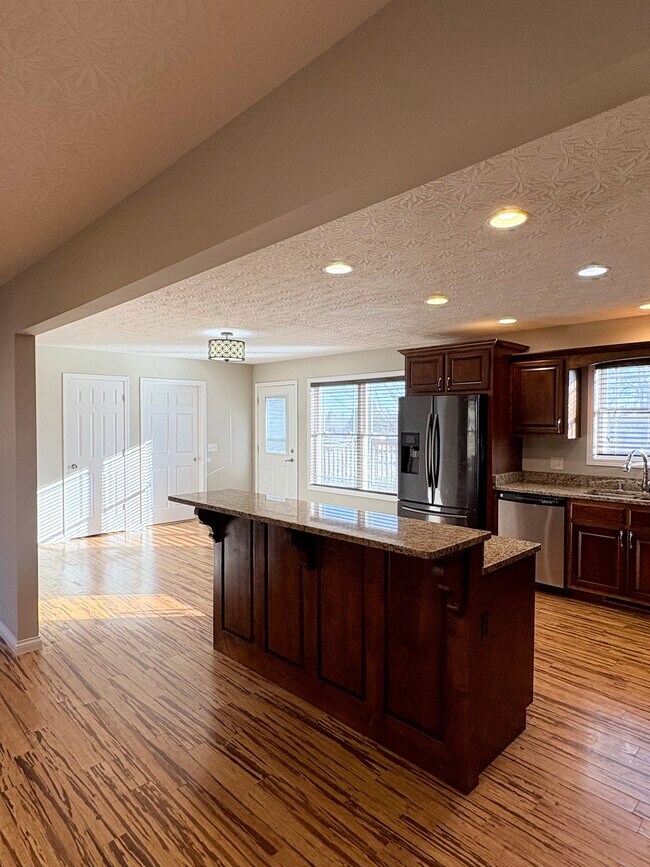 Building Photo - 968 Brookwood Dr