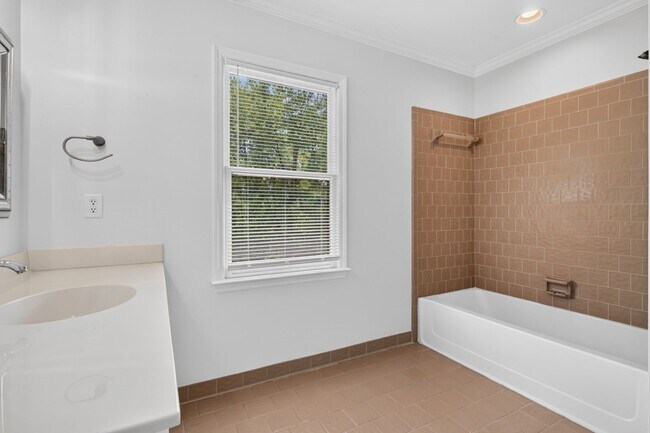 Building Photo - Beautiful home in Spring Valley