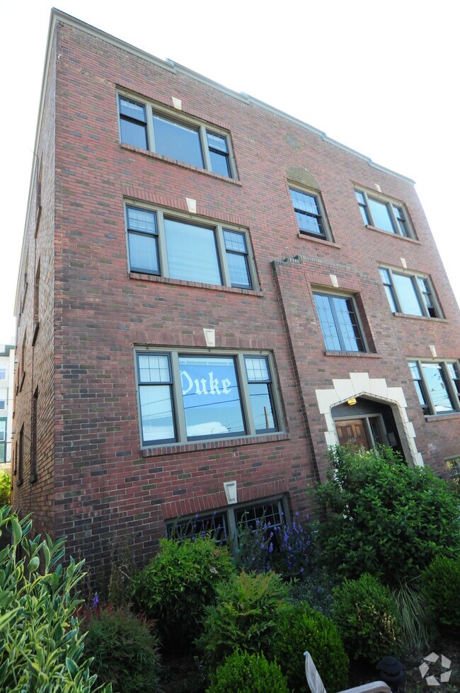 The McKean Condominiums 1404 Olympic Way Seattle WA 98119 Apartment