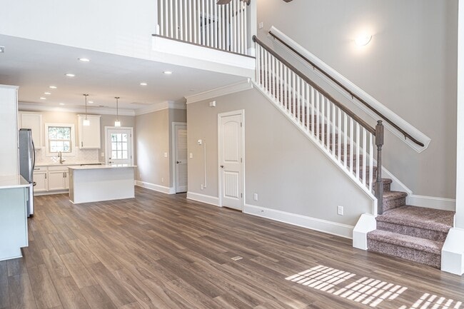 Building Photo - 152 Lark Dr