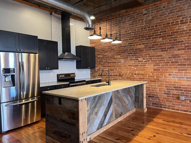 Building Photo - 431 S Columbus St