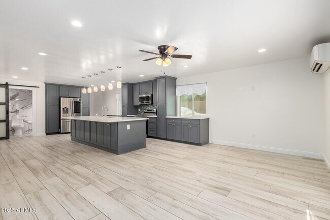 Building Photo - 2056 W Dobbins Rd