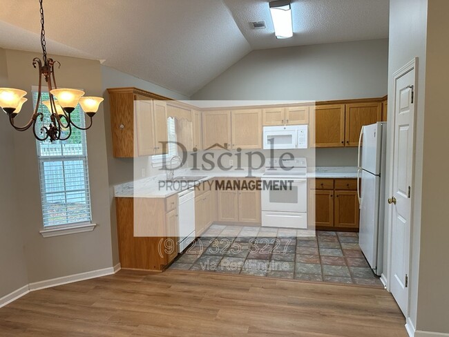 Building Photo - 355 Shady Oak Cir