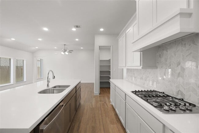 Building Photo - 123 Plumbago Loop