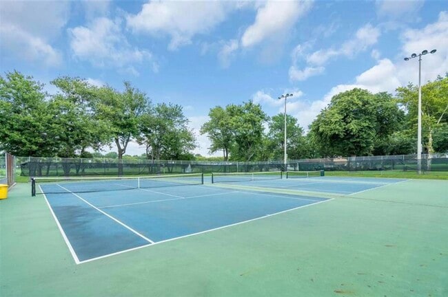 Building Photo - 126 Delaware Ave