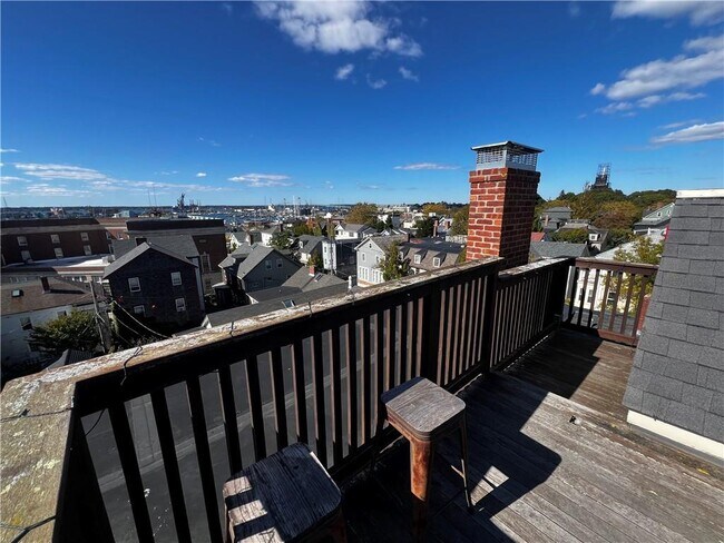 Building Photo - 235 Spring St