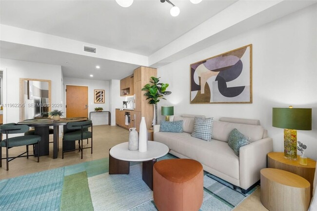 Building Photo - 11 NE 6th St