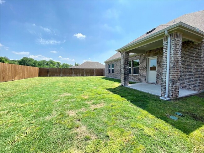 Building Photo - 1800 Canyon Ln