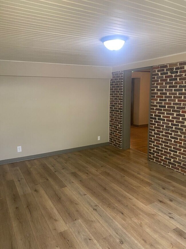 Building Photo - Overstreet Drive