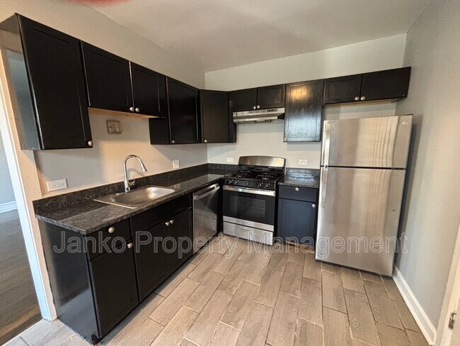 Building Photo - 3114 W 61st St
