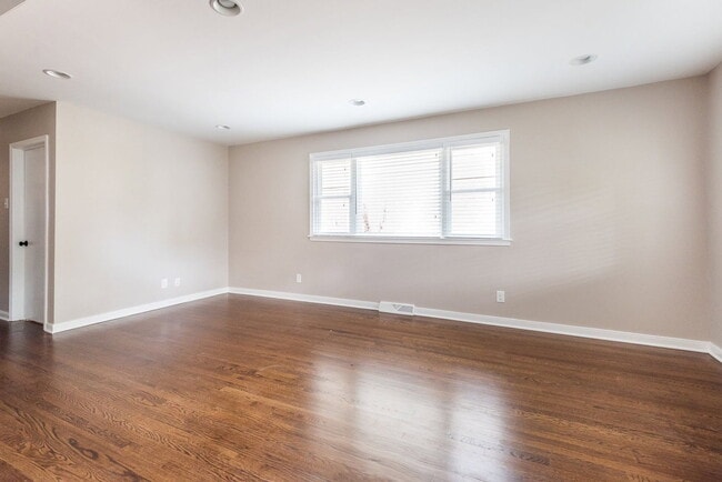 Building Photo - 4808 Hanover Ave