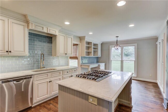 Building Photo - 153 Lantern Ridge Ct