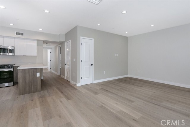 Building Photo - 10218 Fernglen Ave
