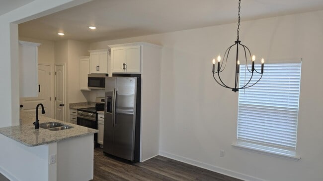 Building Photo - 1210 Pennock Dr