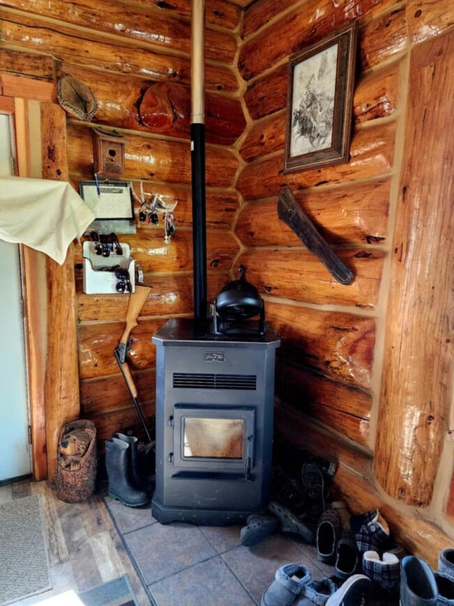 Building Photo - 61468 Blackhawk Trail Ln