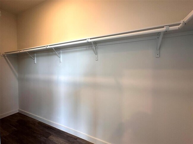 Building Photo - 4004 Banister Ln