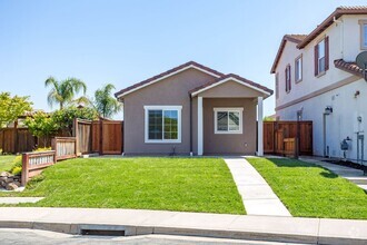 Building Photo - 1876 Tarragon Dr