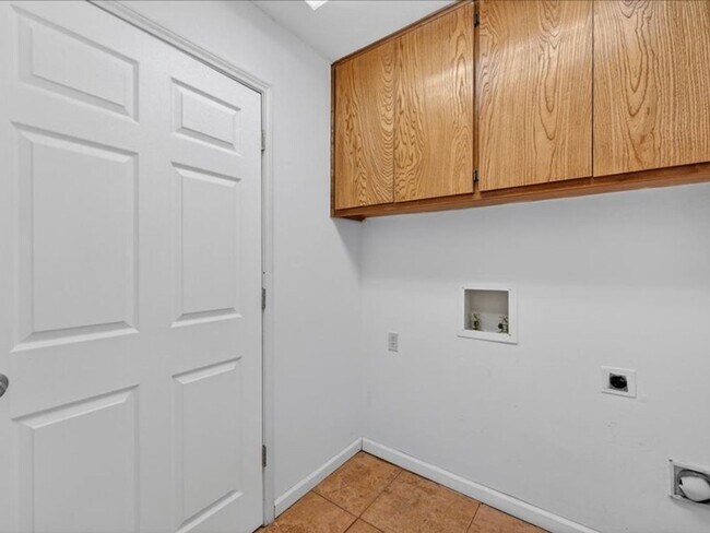 Building Photo - 2 bedroom 2bathroom Duplex Arlington 76017