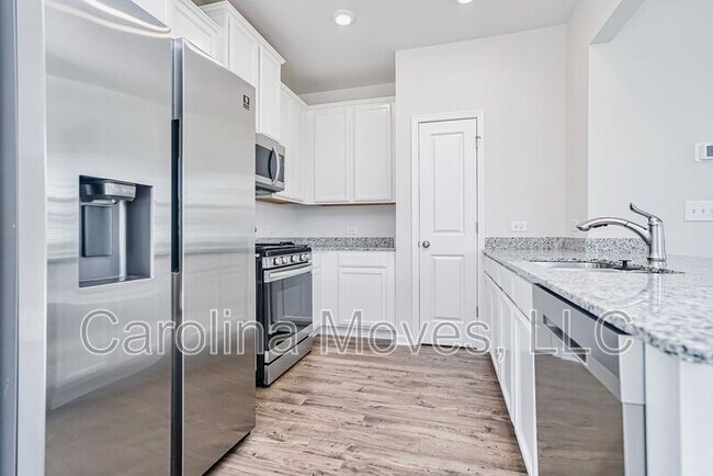 Building Photo - 203 Stone Fruit Ct