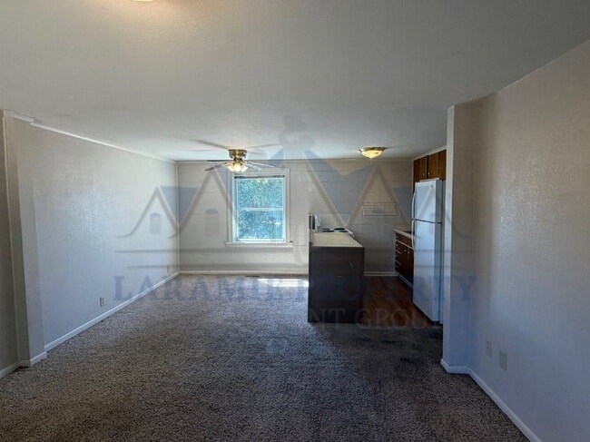 Building Photo - 2 Bed 1 Bath Apartment