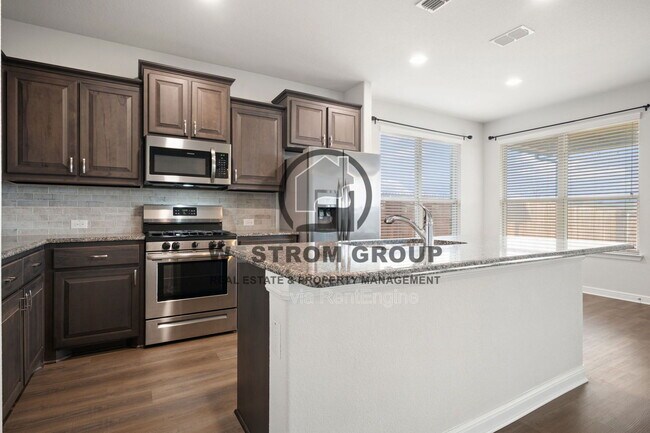 Building Photo - 1036 Cushing Dr