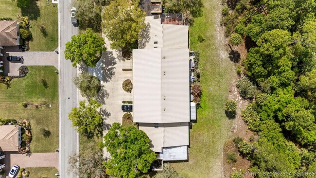 Building Photo - 2987 Bent Pine Dr