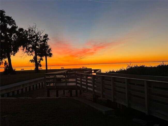 Building Photo - 656 Windrush Bay Dr