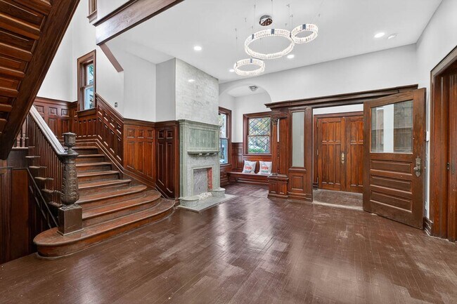 Building Photo - 1015 Union St