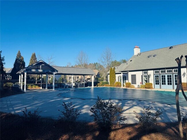 Building Photo - 2104 McFarlin Ln