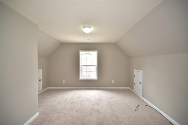 Building Photo - 918 Queensbrooke Way SE