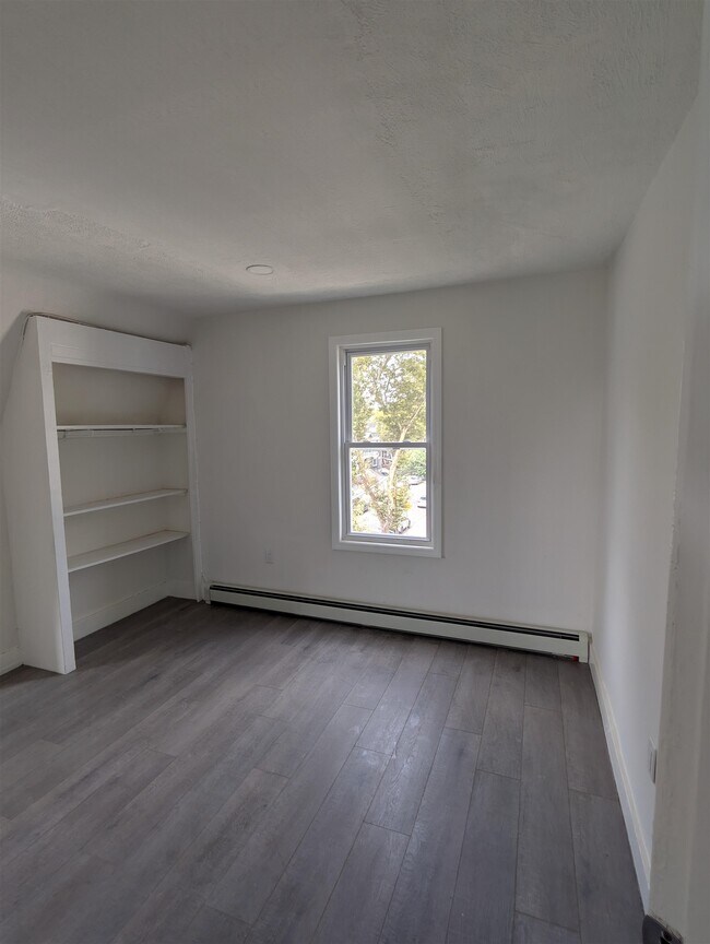 Building Photo - 10 Sherman Pl